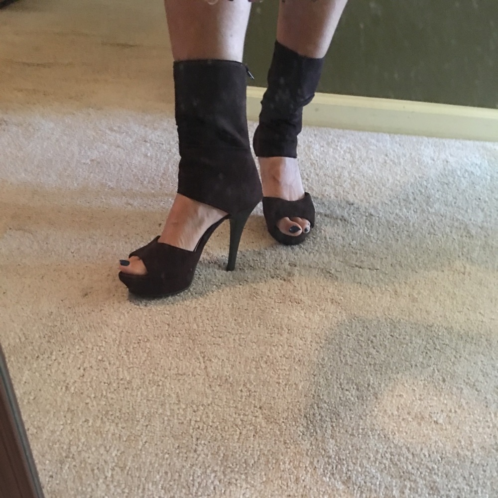 Velvet boots